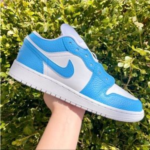💙UNC Colorblock Air Jordan Low💙